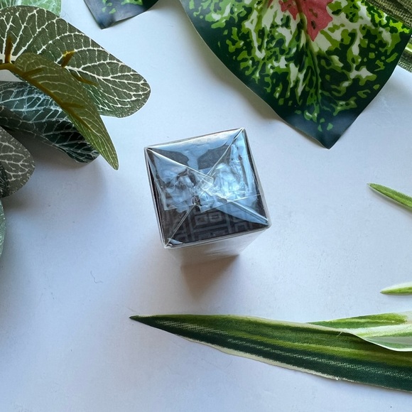 Elizabeth Arden exceptional lipstick - Picture 5 of 6